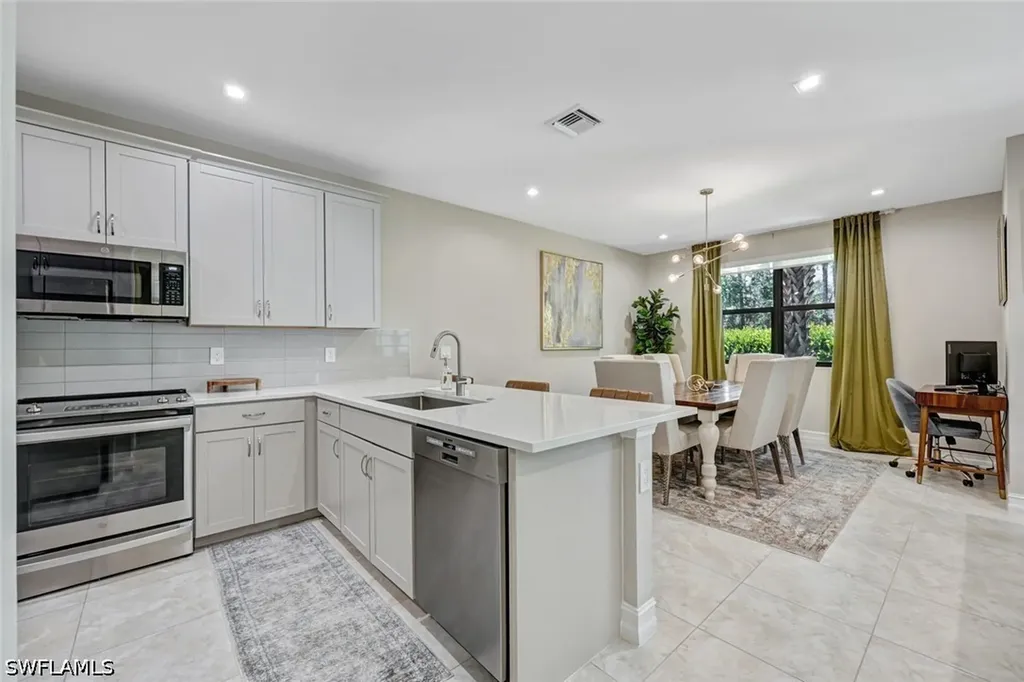 7348 Rockefeller Drive Naples FL 34119