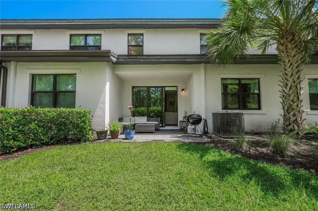 7348 Rockefeller Drive Naples FL 34119