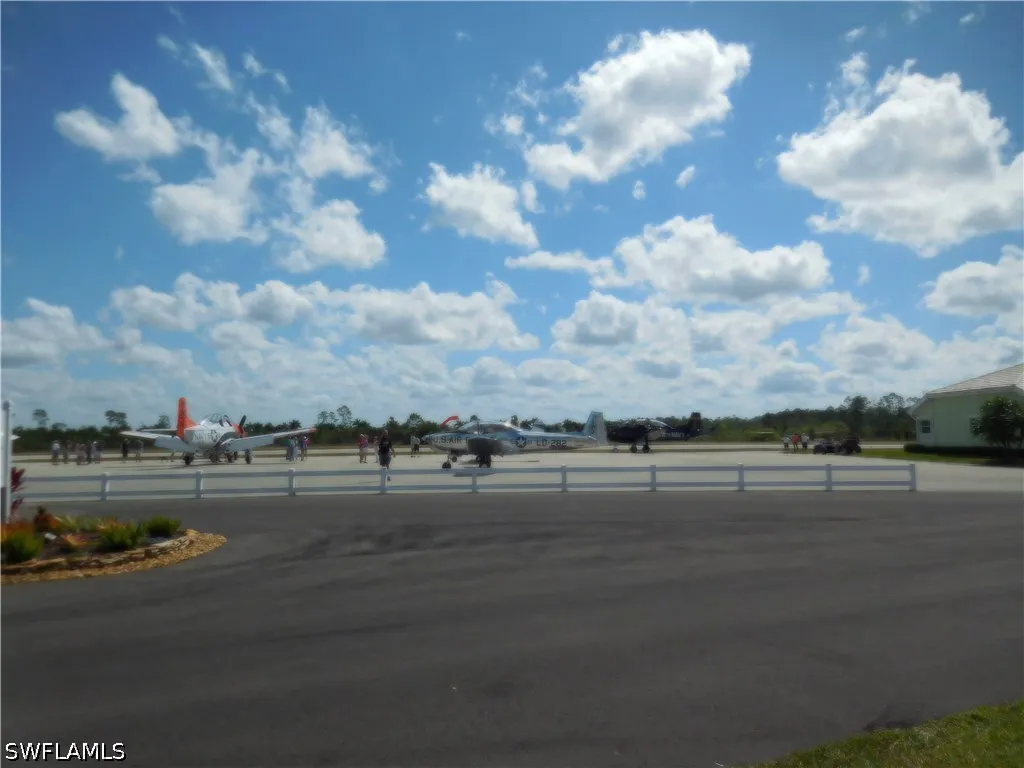 4085 Skyway Dr Lot#33 Naples FL 34112-2922