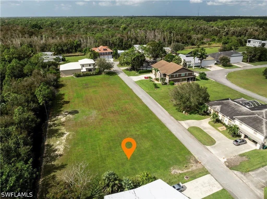 4085 Skyway Dr Lot#33 Naples FL 34112-2922