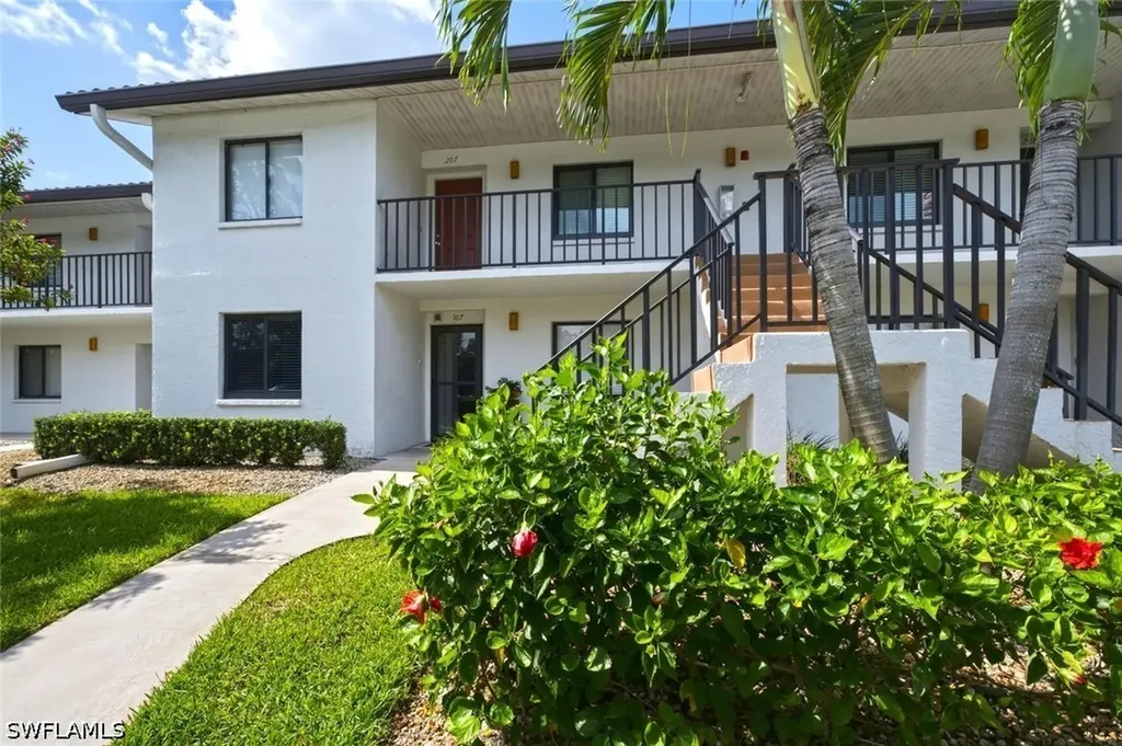 4987 Pepper Circle Naples FL 34113