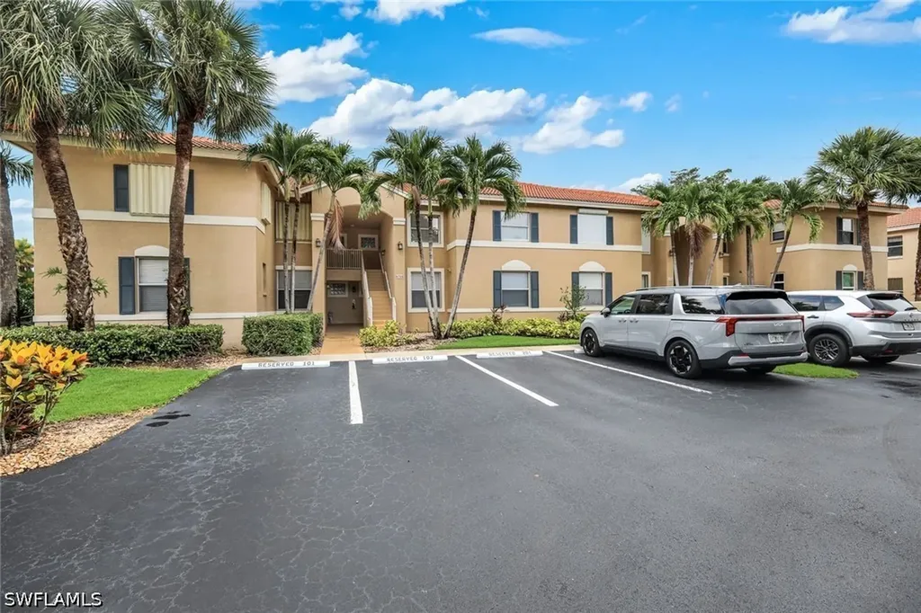 6384 Huntington Lakes Circle Naples FL 34119