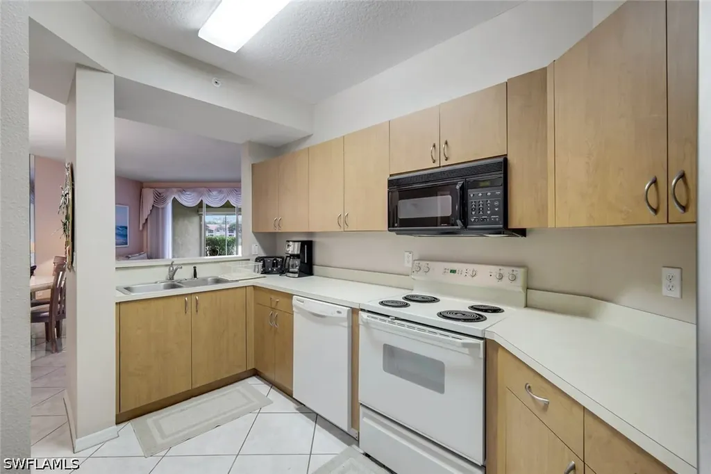 6384 Huntington Lakes Circle Naples FL 34119