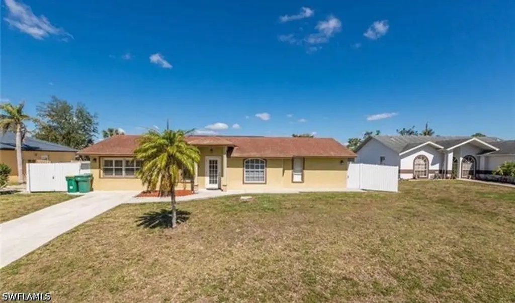 5325 23rd Place SW Naples FL 34116