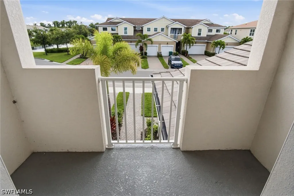 4596 Arboretum Circle Naples FL 34112