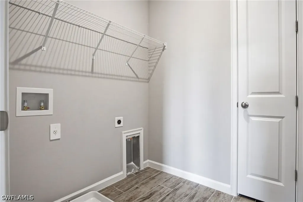 4596 Arboretum Circle Naples FL 34112
