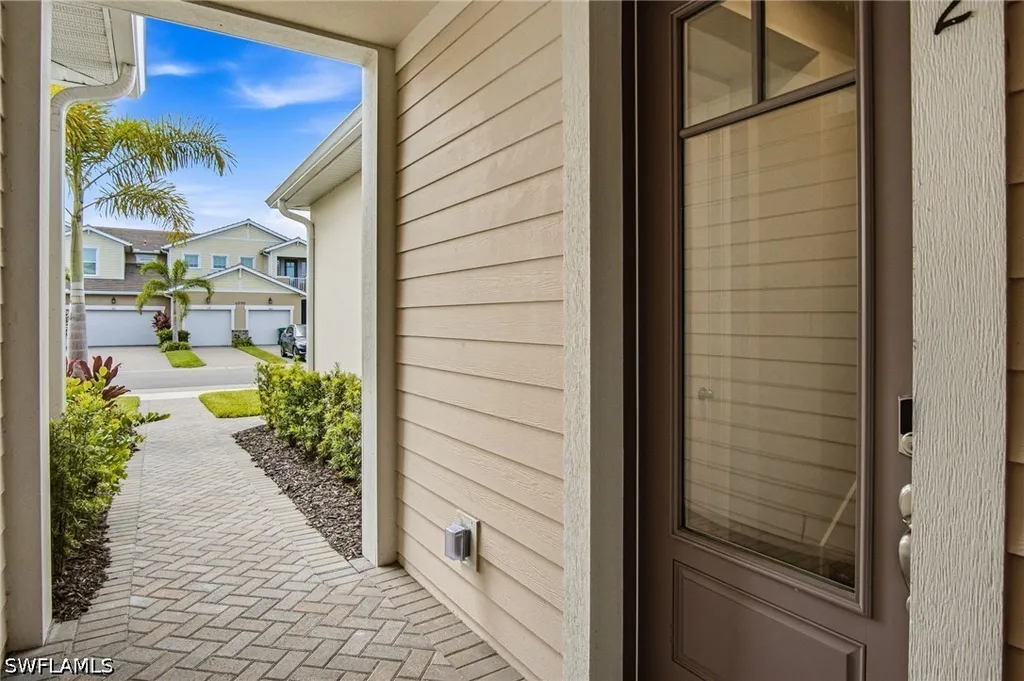 4596 Arboretum Circle Naples FL 34112