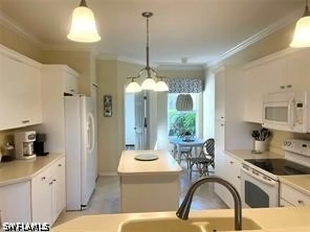 925 Palm View Drive Naples FL 34110