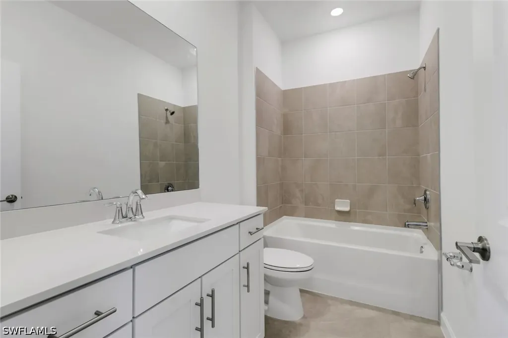 19708 Hinkley Drive Estero FL 33928