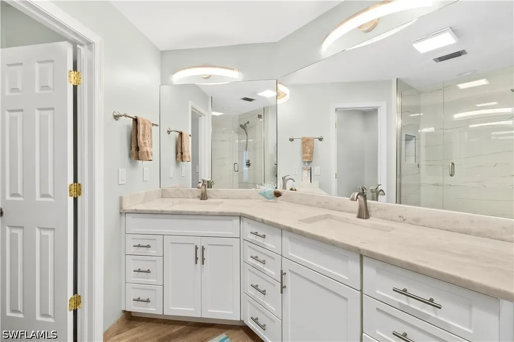 9101 Vanderbilt Drive Naples FL 34108