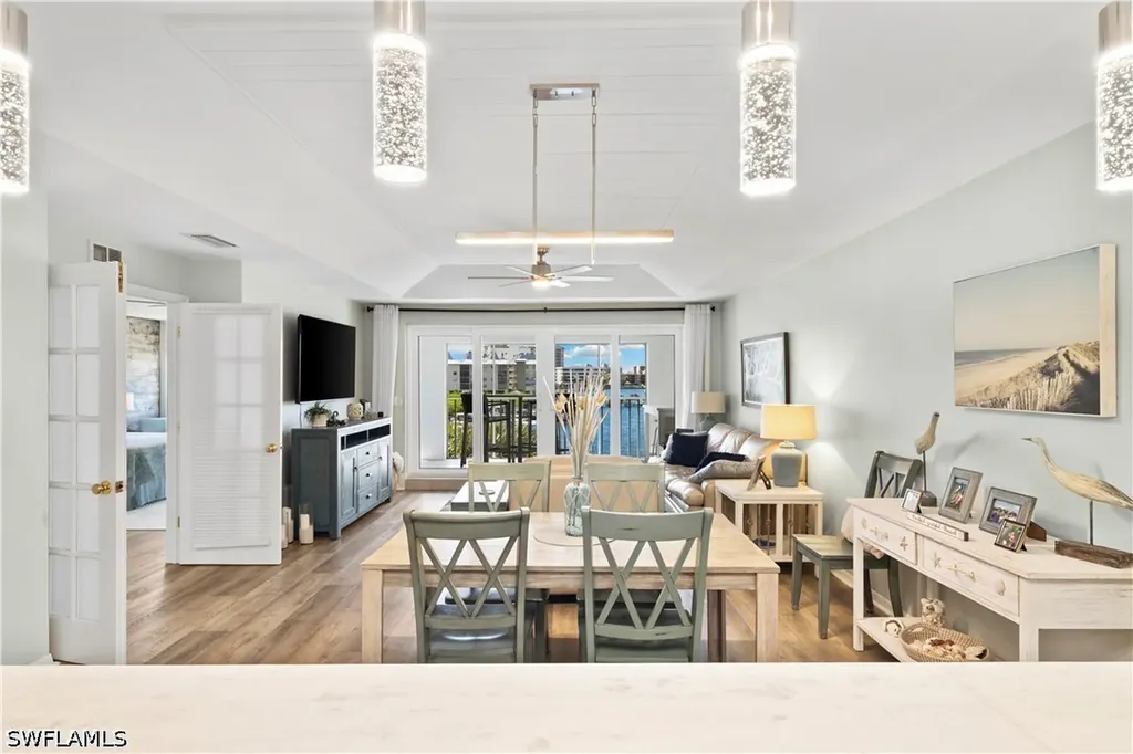 9101 Vanderbilt Drive Naples FL 34108
