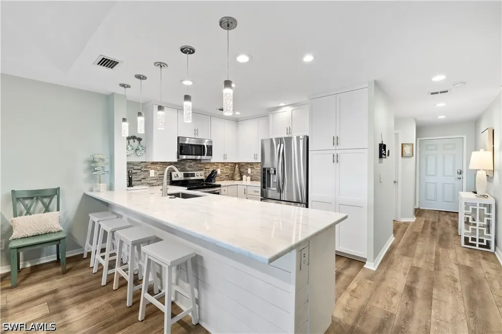 9101 Vanderbilt Drive Naples FL 34108