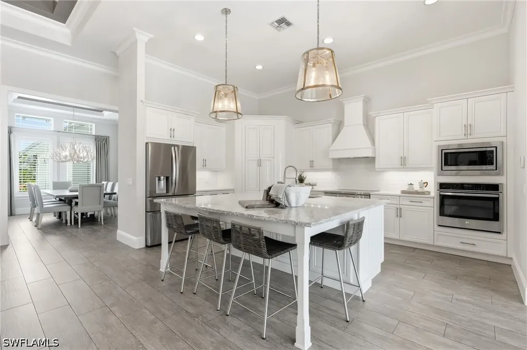 6348 Lyford Isle Drive Naples FL 34113