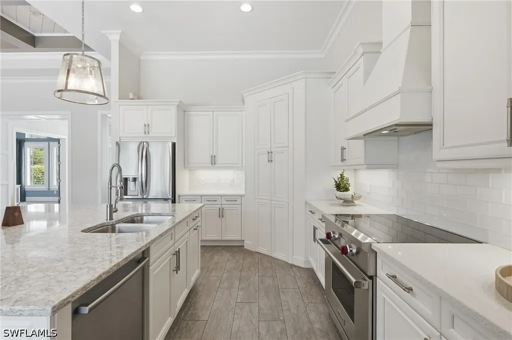 6348 Lyford Isle Drive Naples FL 34113