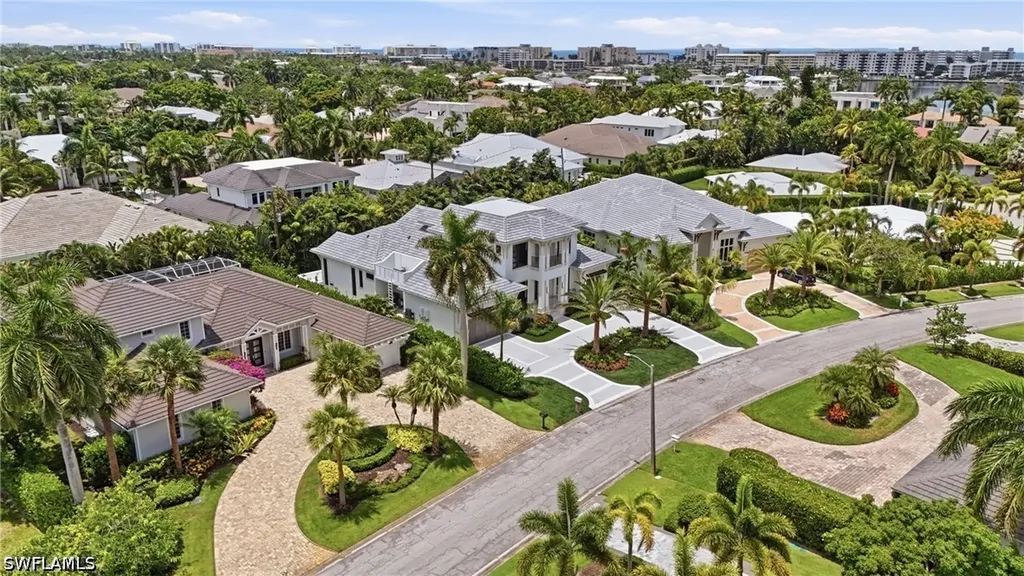 636 Fountainhead Lane Naples FL 34103