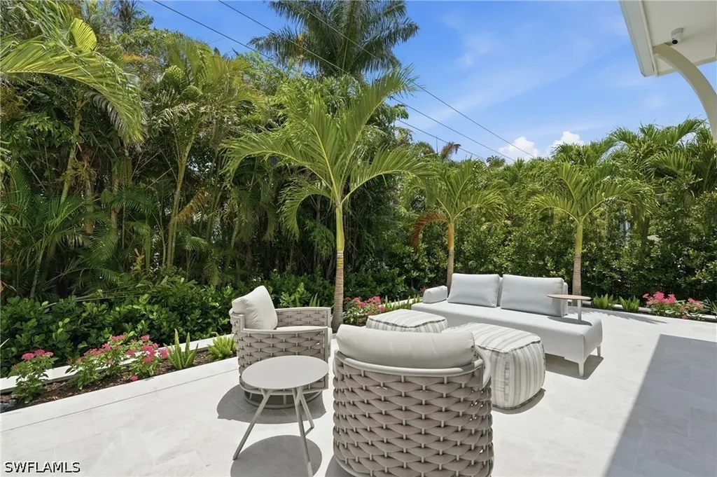 636 Fountainhead Lane Naples FL 34103