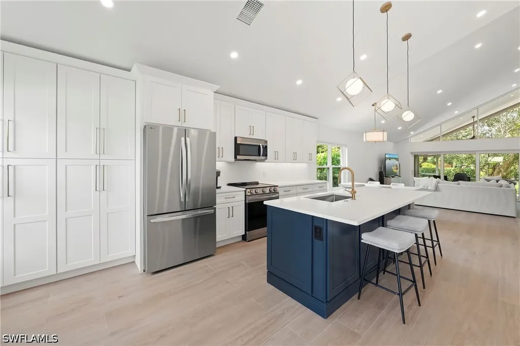 4775 Europa Drive Naples FL 34105