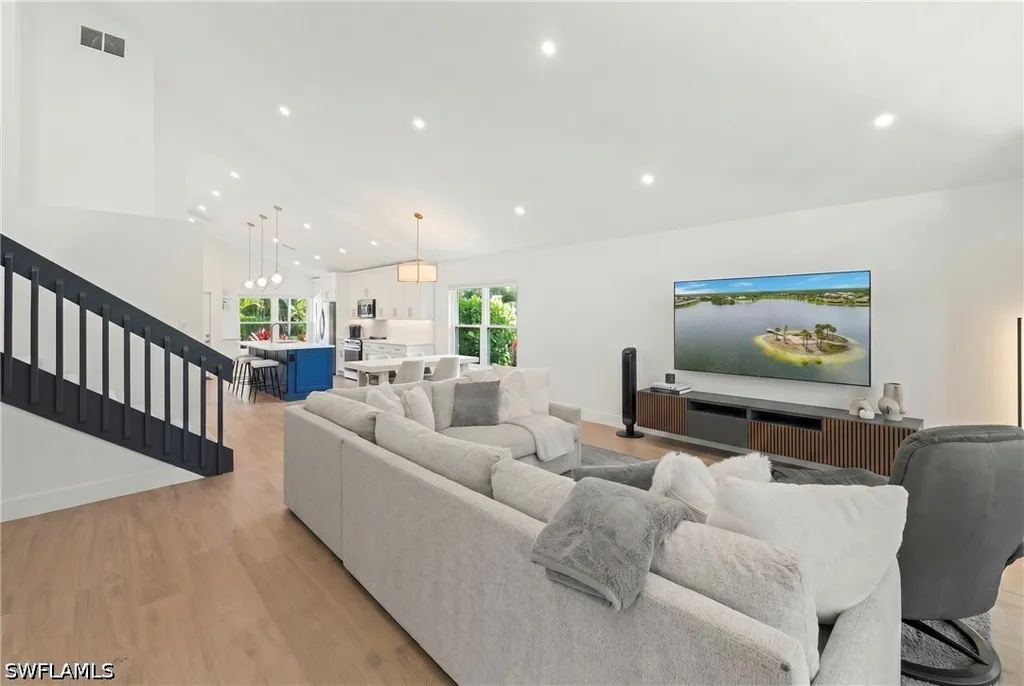 4775 Europa Drive Naples FL 34105