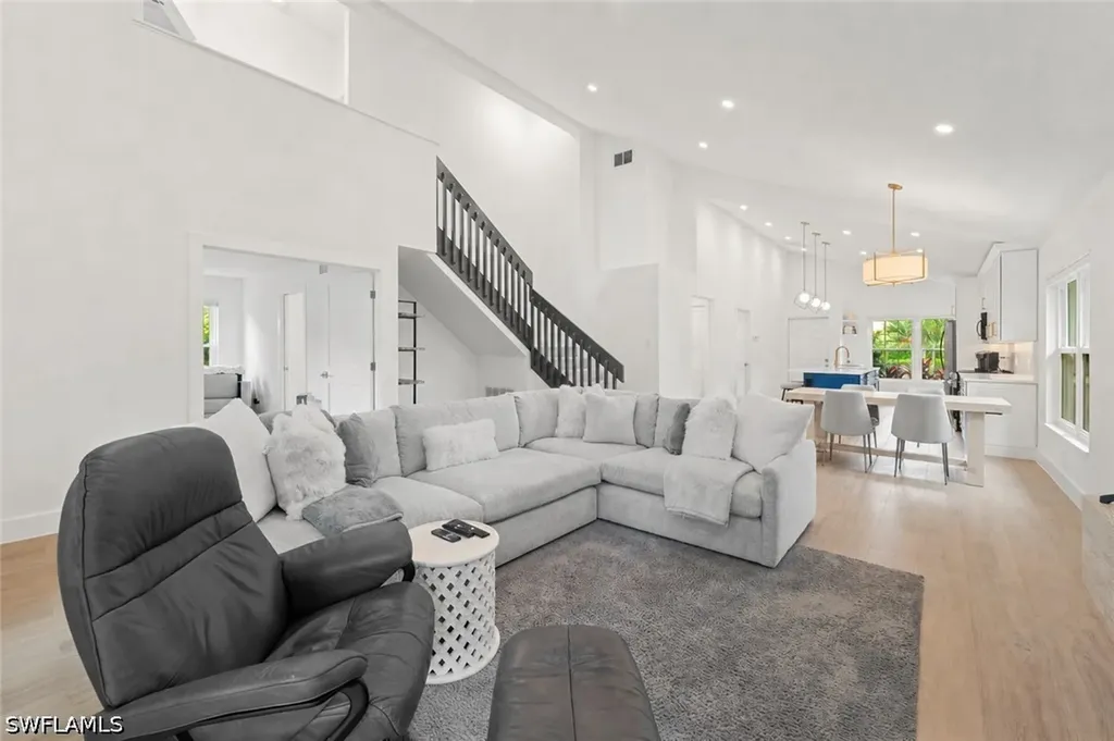 4775 Europa Drive Naples FL 34105