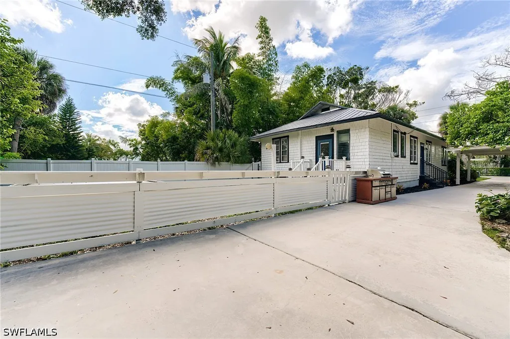 10811 Dean Street Bonita Springs FL 34135