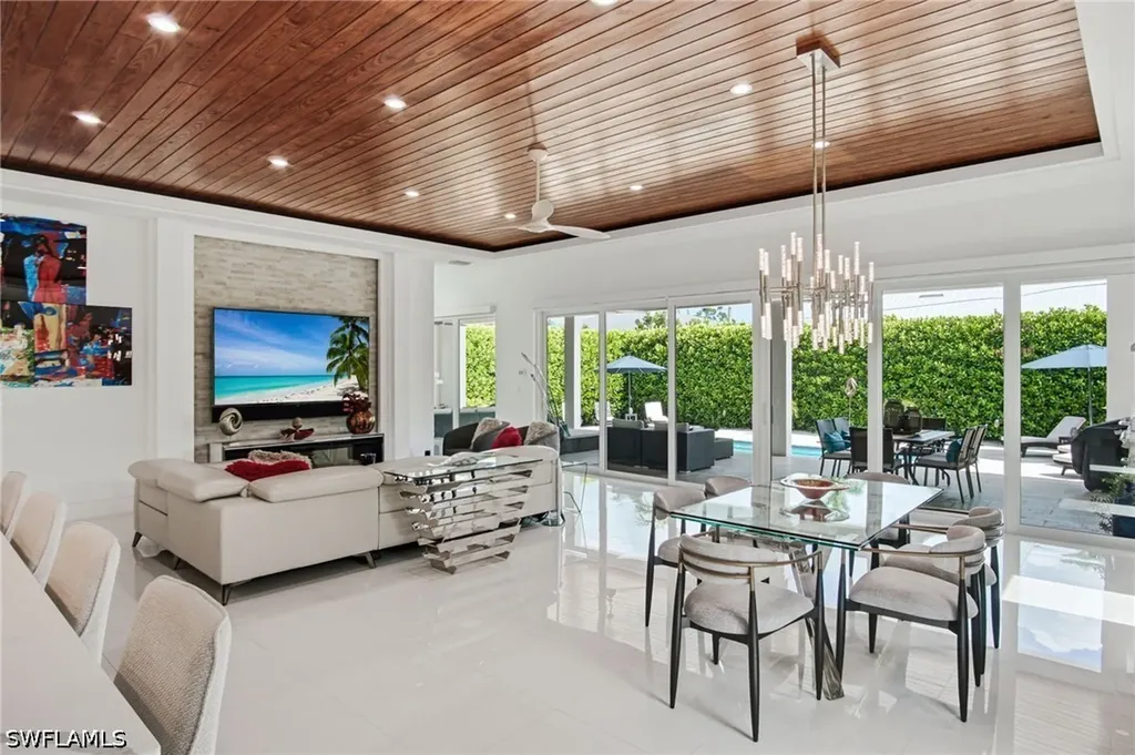 1167 22nd Avenue N Naples FL 34103