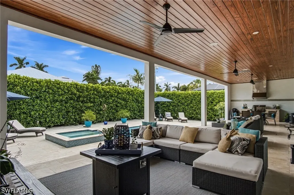 1167 22nd Avenue N Naples FL 34103