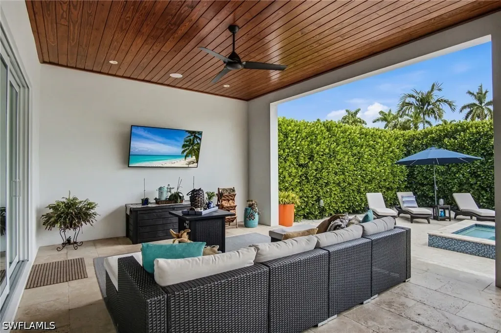 1167 22nd Avenue N Naples FL 34103