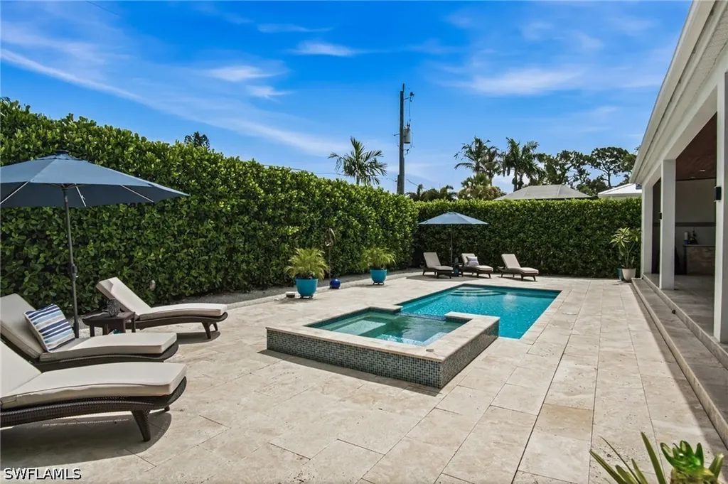 1167 22nd Avenue N Naples FL 34103
