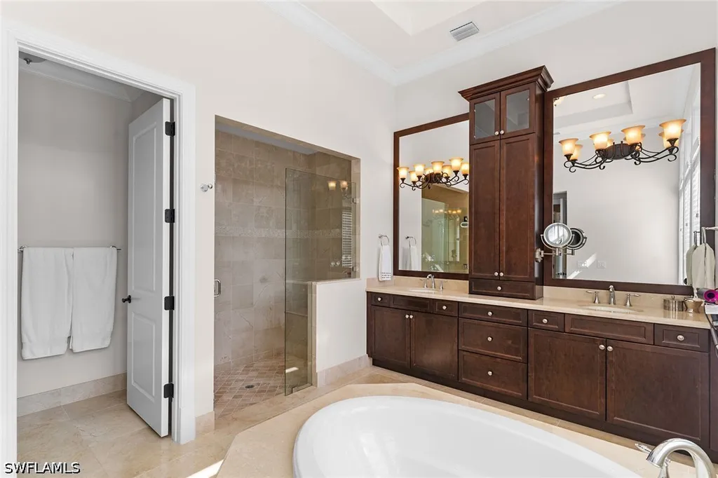 2234 Aberdeen Court Naples FL 34105