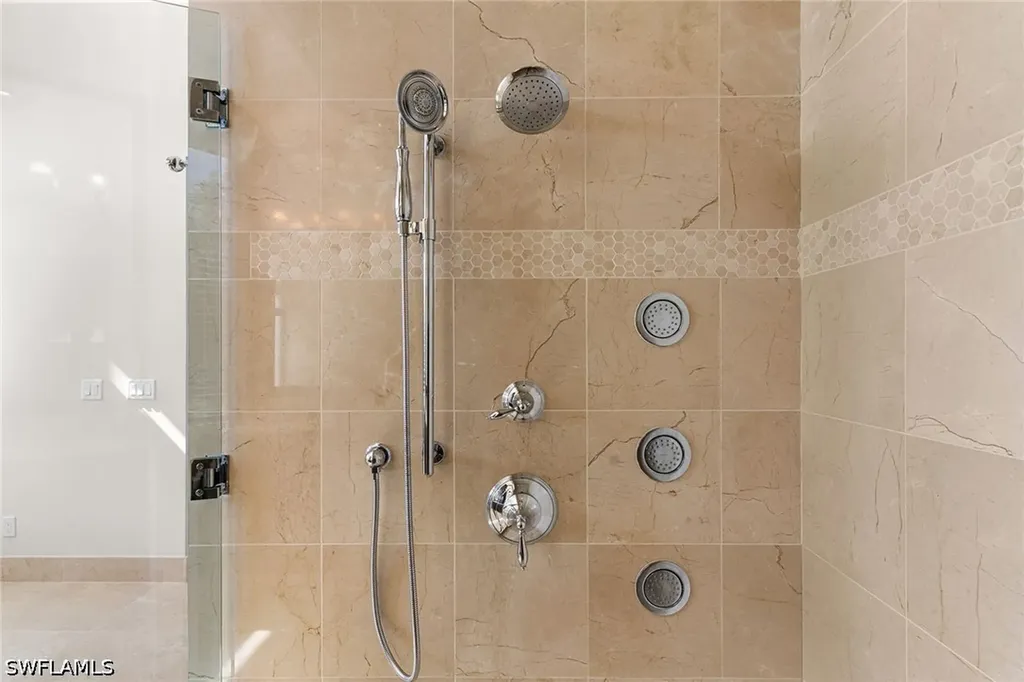 2234 Aberdeen Court Naples FL 34105