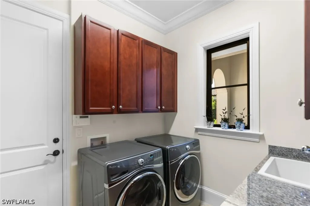 2234 Aberdeen Court Naples FL 34105
