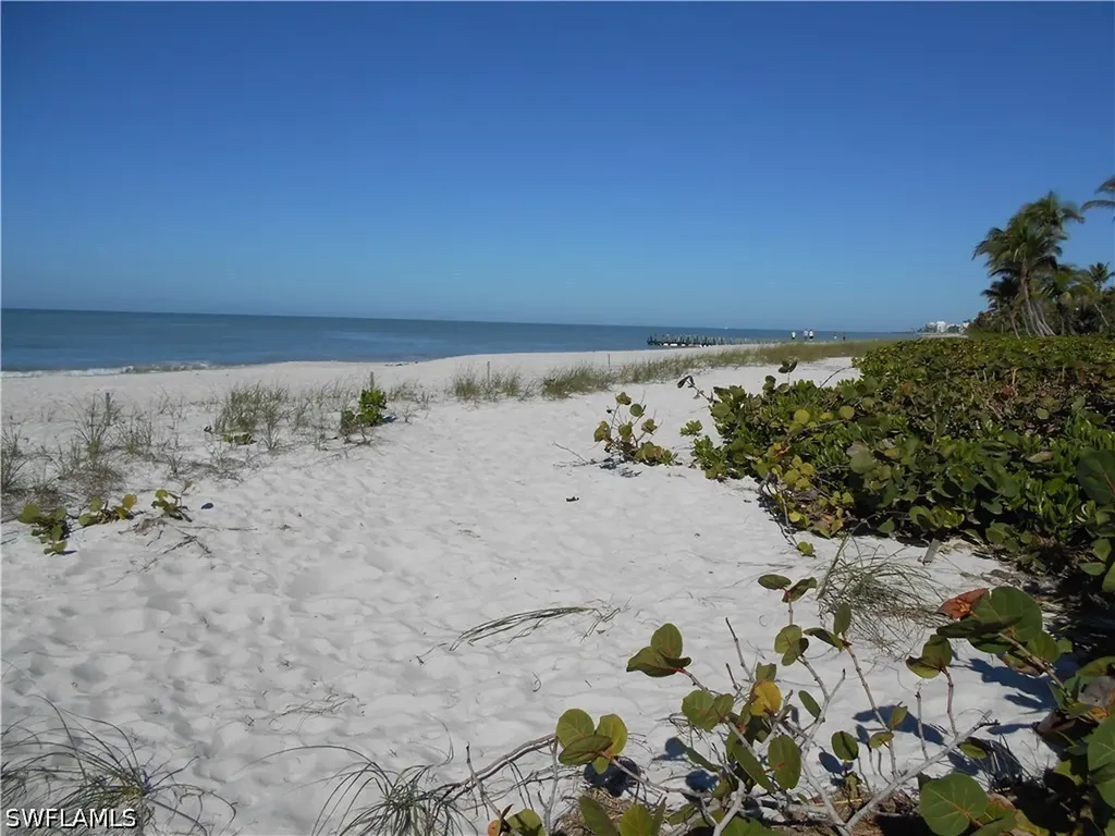 375 4th Avenue N Naples FL 34102