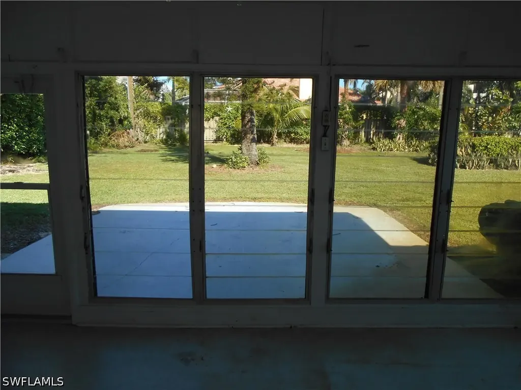 375 4th Avenue N Naples FL 34102