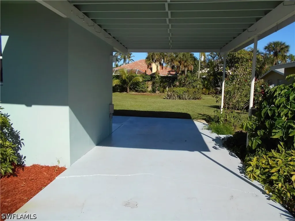 375 4th Avenue N Naples FL 34102