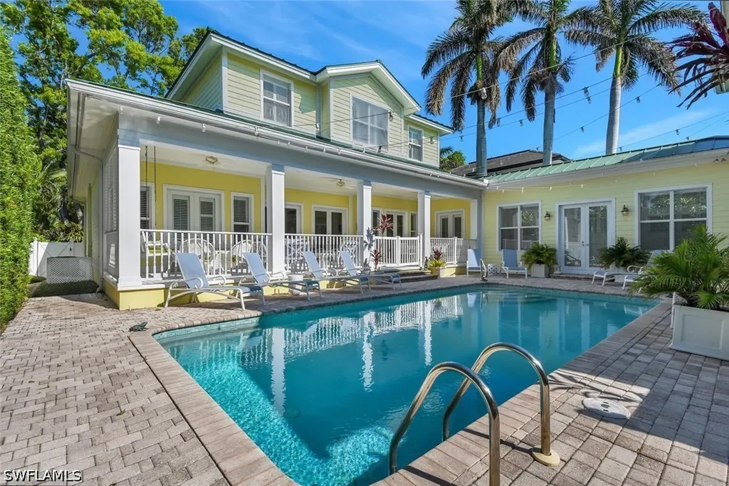 Naples FL, 362 2ND Avenue N