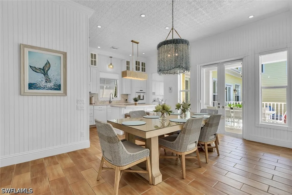 362 2nd Avenue N Naples FL 34102