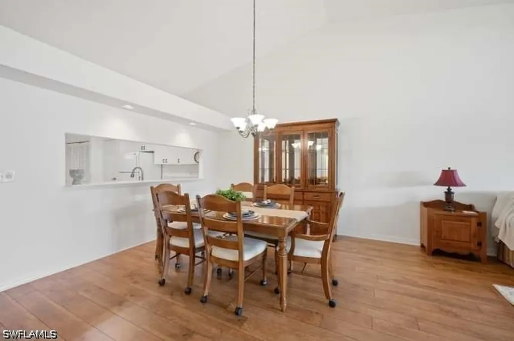 1040 Marblehead Drive Naples FL 34104