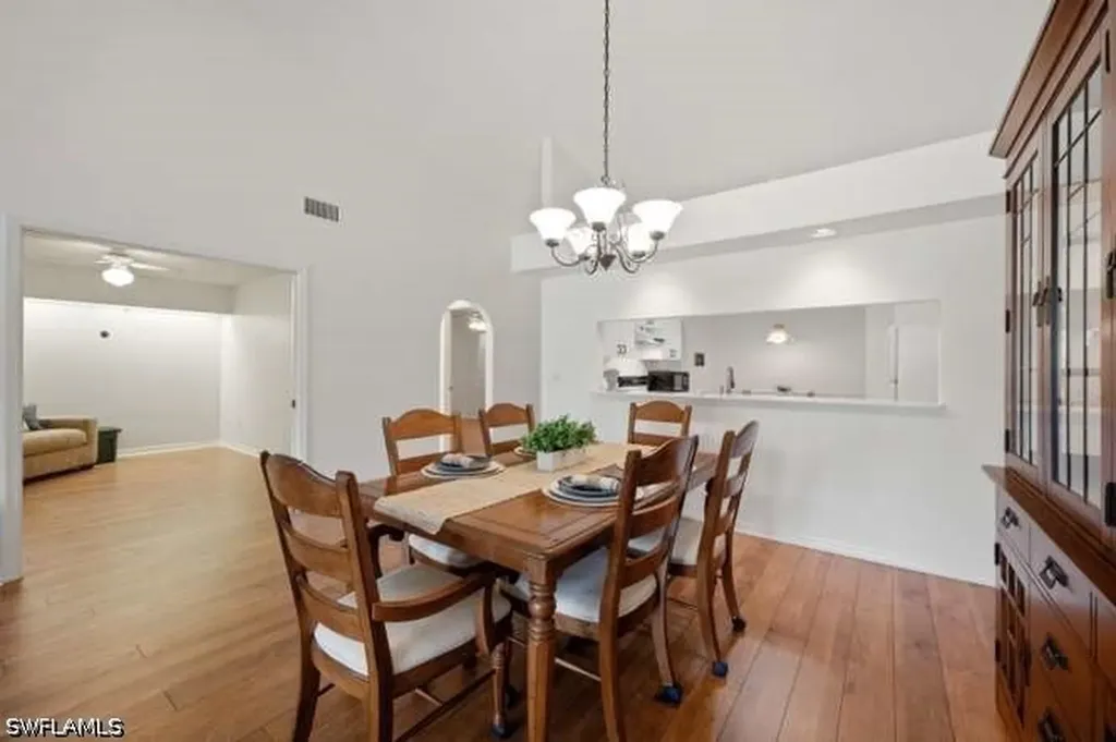 1040 Marblehead Drive Naples FL 34104