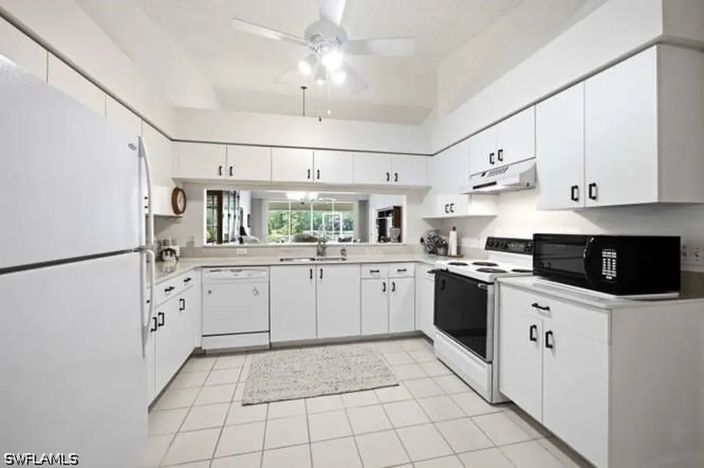 1040 Marblehead Drive Naples FL 34104