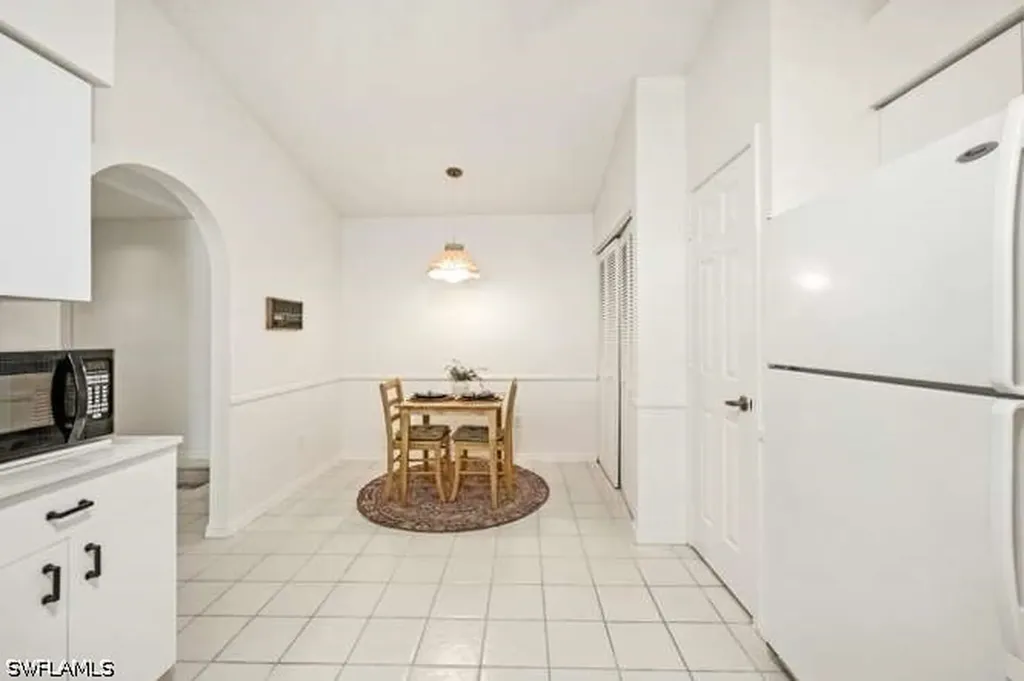 1040 Marblehead Drive Naples FL 34104