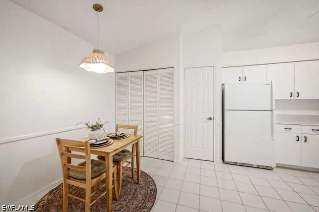 1040 Marblehead Drive Naples FL 34104