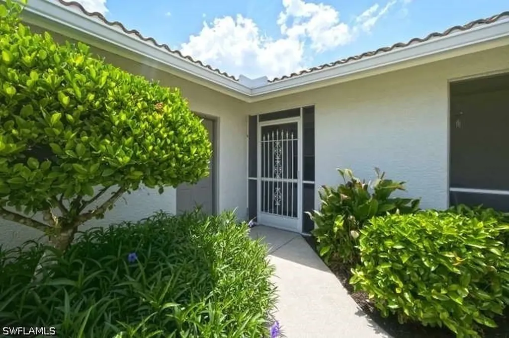 1040 Marblehead Drive Naples FL 34104