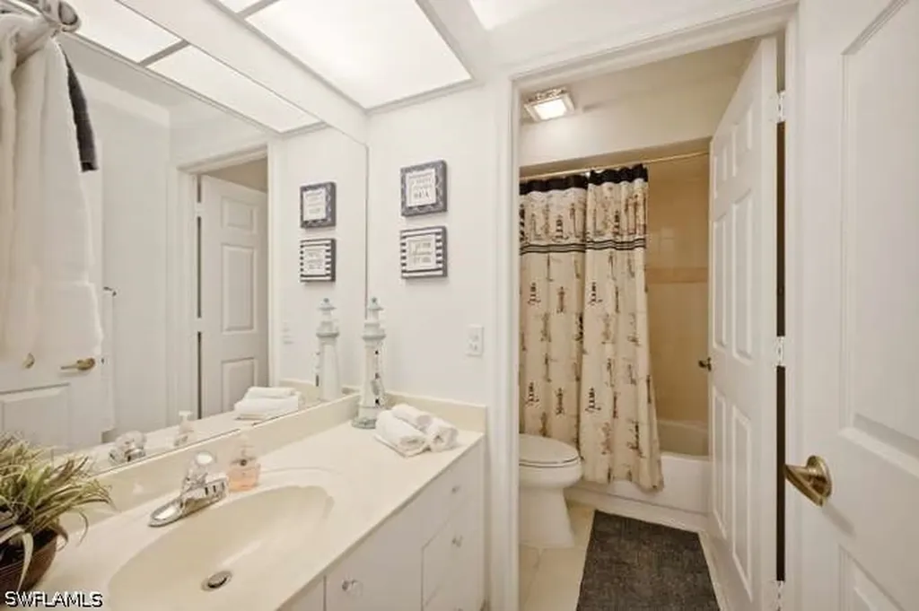 1040 Marblehead Drive Naples FL 34104