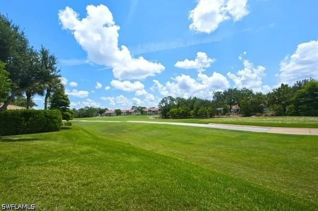 1040 Marblehead Drive Naples FL 34104