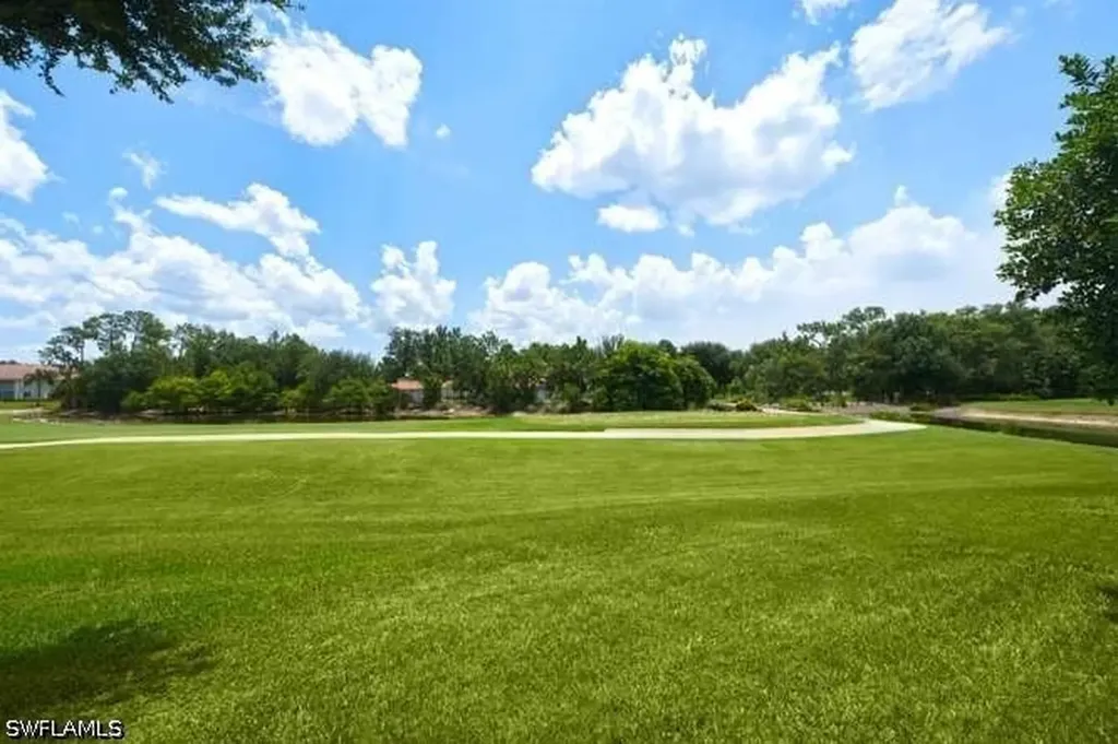 1040 Marblehead Drive Naples FL 34104