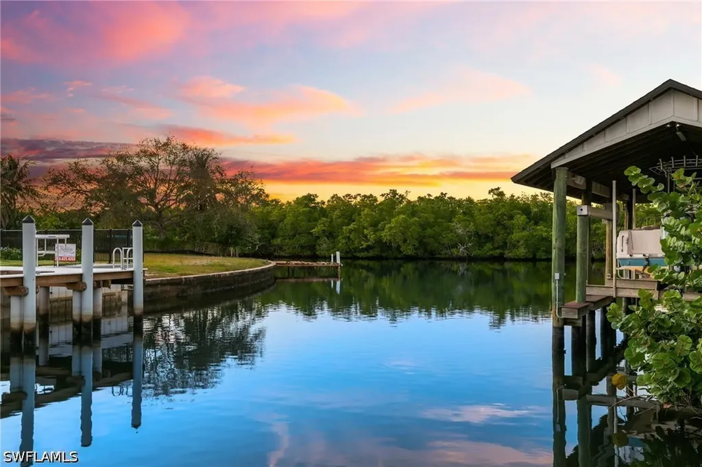 1794 Holiday Lane Naples FL 34104