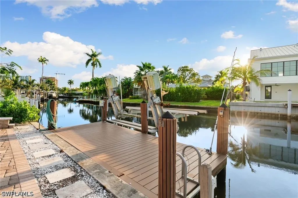 1794 Holiday Lane Naples FL 34104