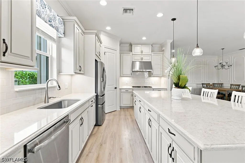 8386 Viale Circle Naples FL 34114