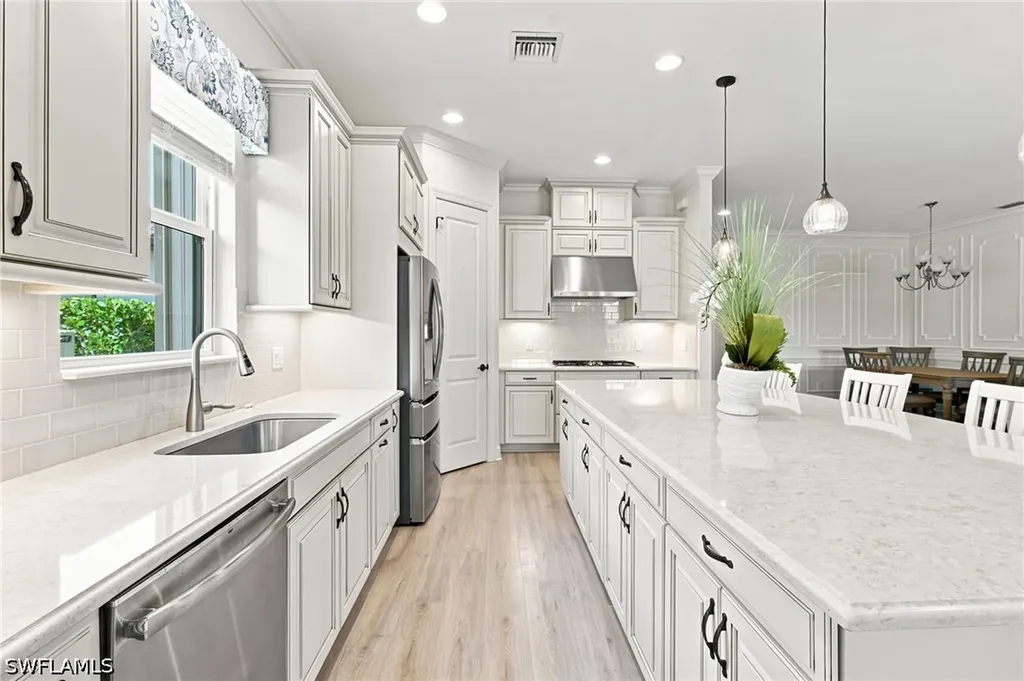 8386 Viale Circle Naples FL 34114
