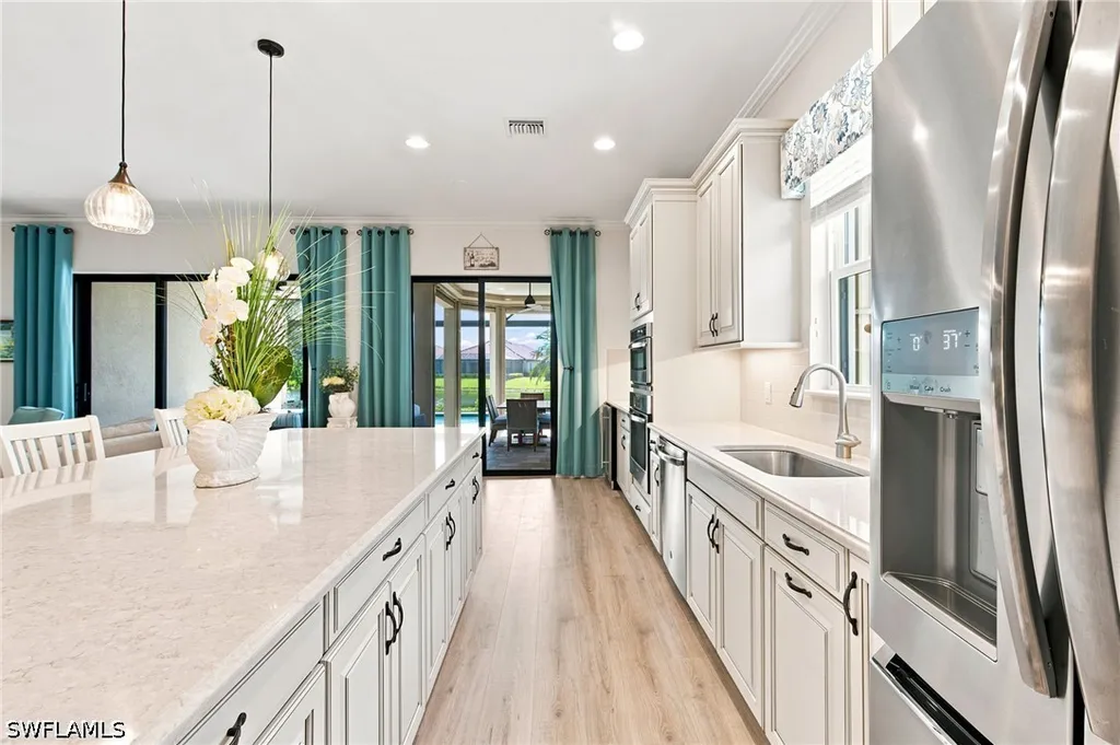 8386 Viale Circle Naples FL 34114
